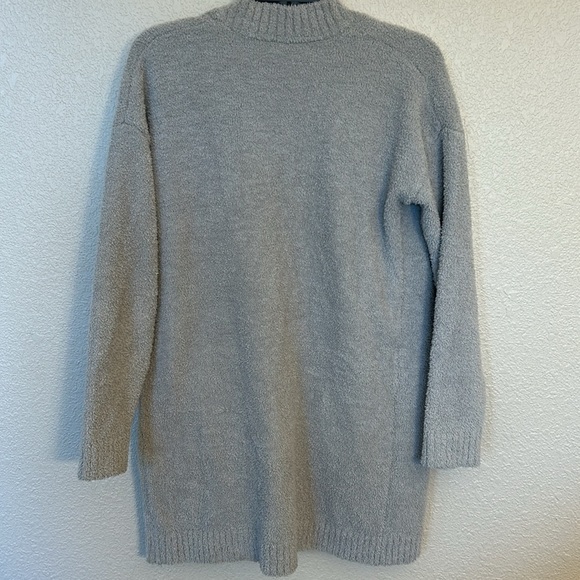 Women’s long gray soft cardigan size medium. - Picture 4 of 5